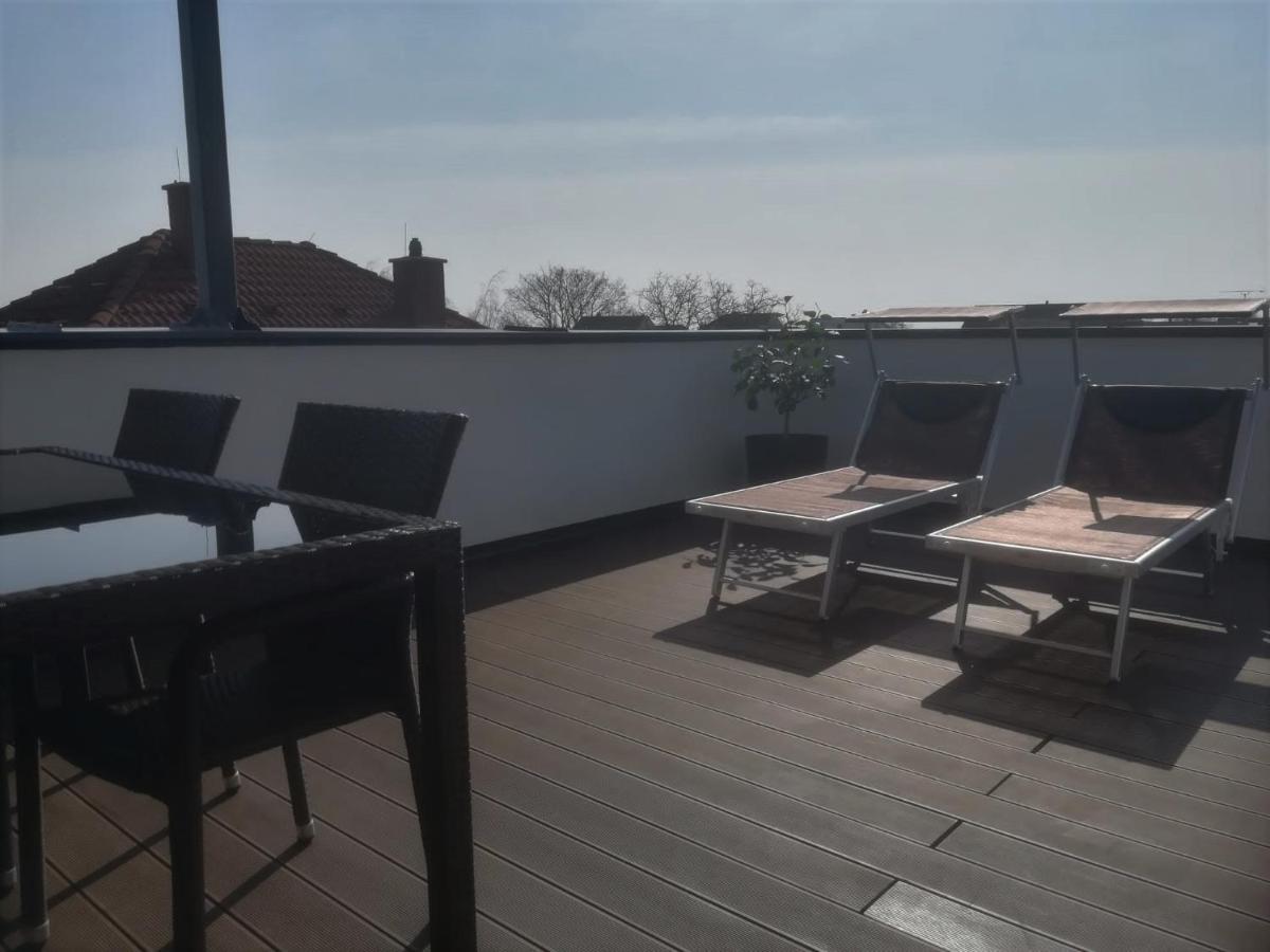 Penthouse Griemann 2 Fuer Max 4 Personen Mit Eigener Grosser Dachterrasse Zum Relaxen! Illmitz Bagian luar foto