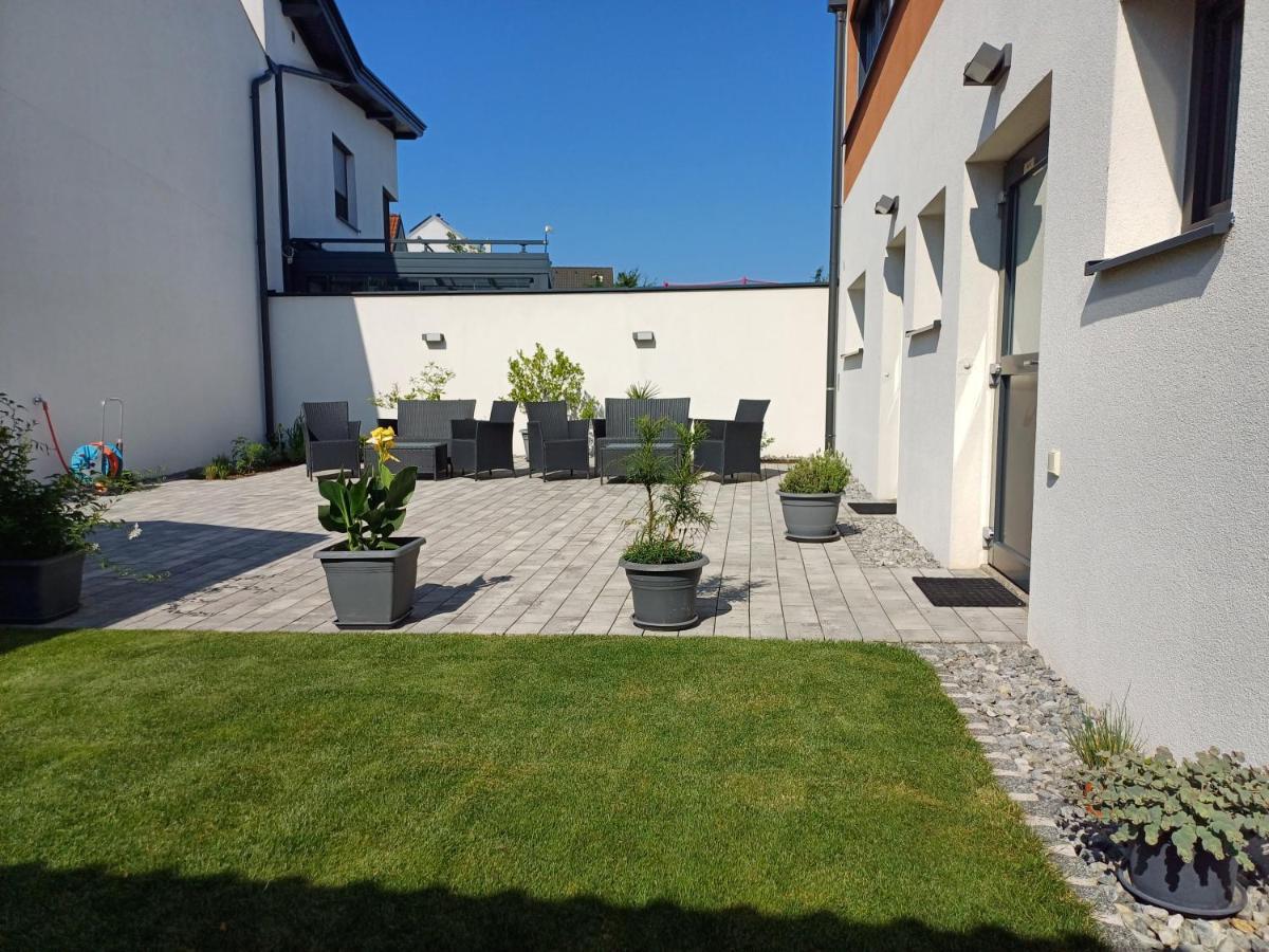 Penthouse Griemann 2 Fuer Max 4 Personen Mit Eigener Grosser Dachterrasse Zum Relaxen! Illmitz Bagian luar foto