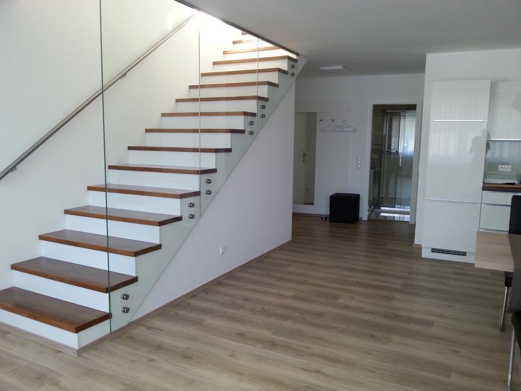 Penthouse Griemann 2 Fuer Max 4 Personen Mit Eigener Grosser Dachterrasse Zum Relaxen! Illmitz Bagian luar foto