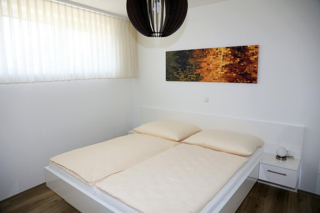 Penthouse Griemann 2 Fuer Max 4 Personen Mit Eigener Grosser Dachterrasse Zum Relaxen! Illmitz Bagian luar foto