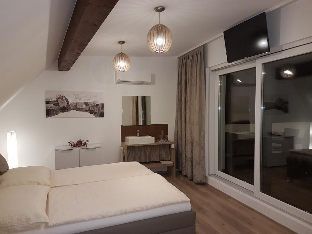 Penthouse Griemann 2 Fuer Max 4 Personen Mit Eigener Grosser Dachterrasse Zum Relaxen! Illmitz Bagian luar foto