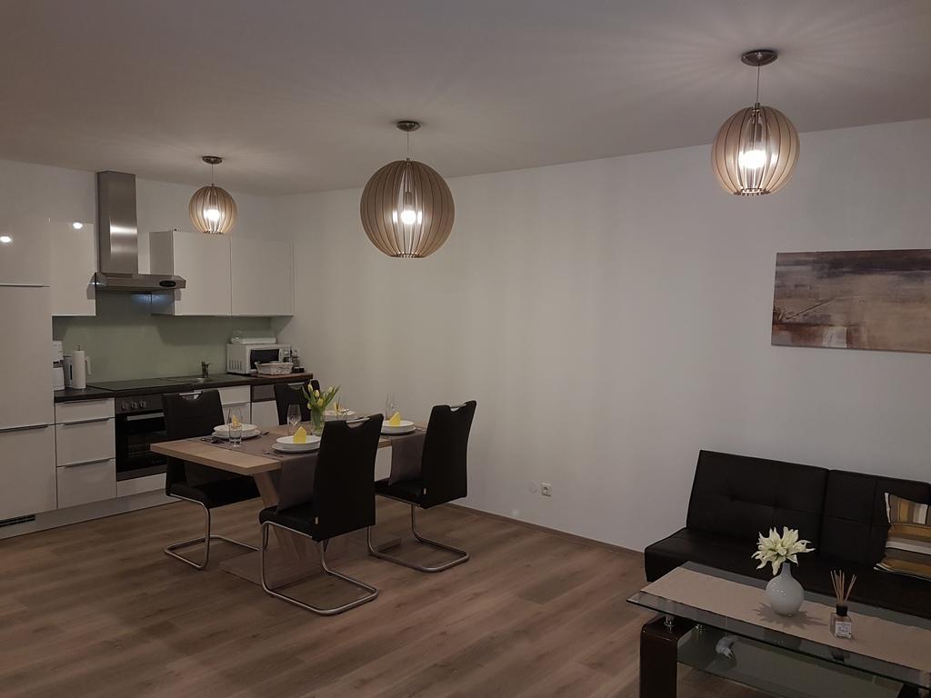 Penthouse Griemann 2 Fuer Max 4 Personen Mit Eigener Grosser Dachterrasse Zum Relaxen! Illmitz Bagian luar foto