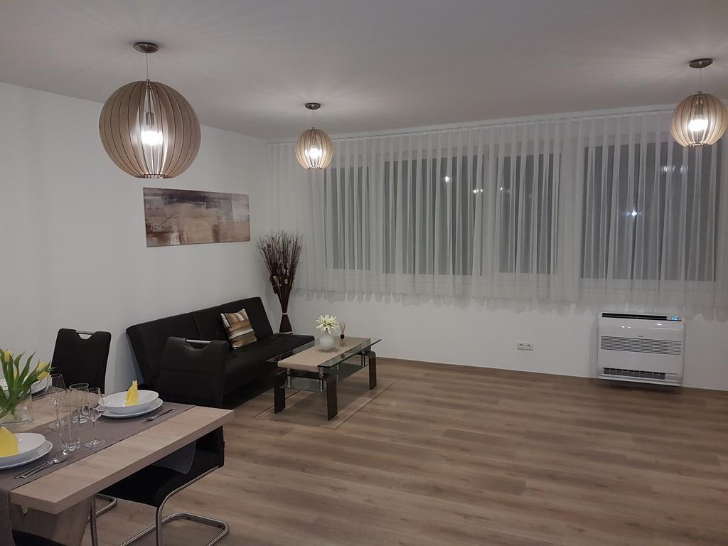 Penthouse Griemann 2 Fuer Max 4 Personen Mit Eigener Grosser Dachterrasse Zum Relaxen! Illmitz Bagian luar foto