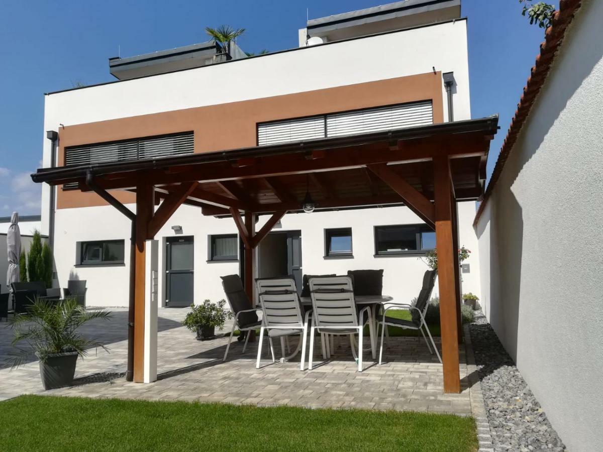 Penthouse Griemann 2 Fuer Max 4 Personen Mit Eigener Grosser Dachterrasse Zum Relaxen! Illmitz Bagian luar foto